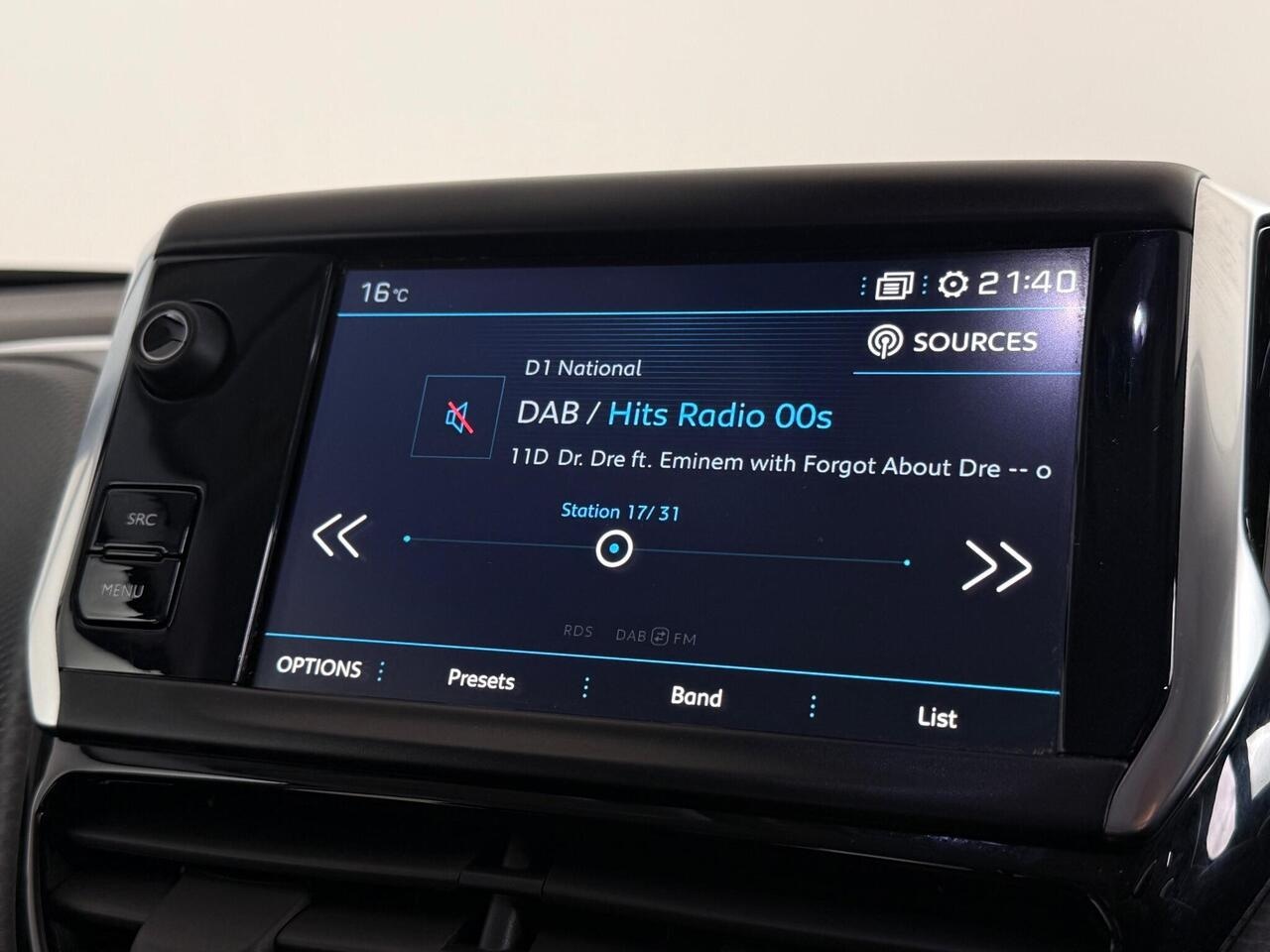 Peugeot 208 thumbnail Infotainment System