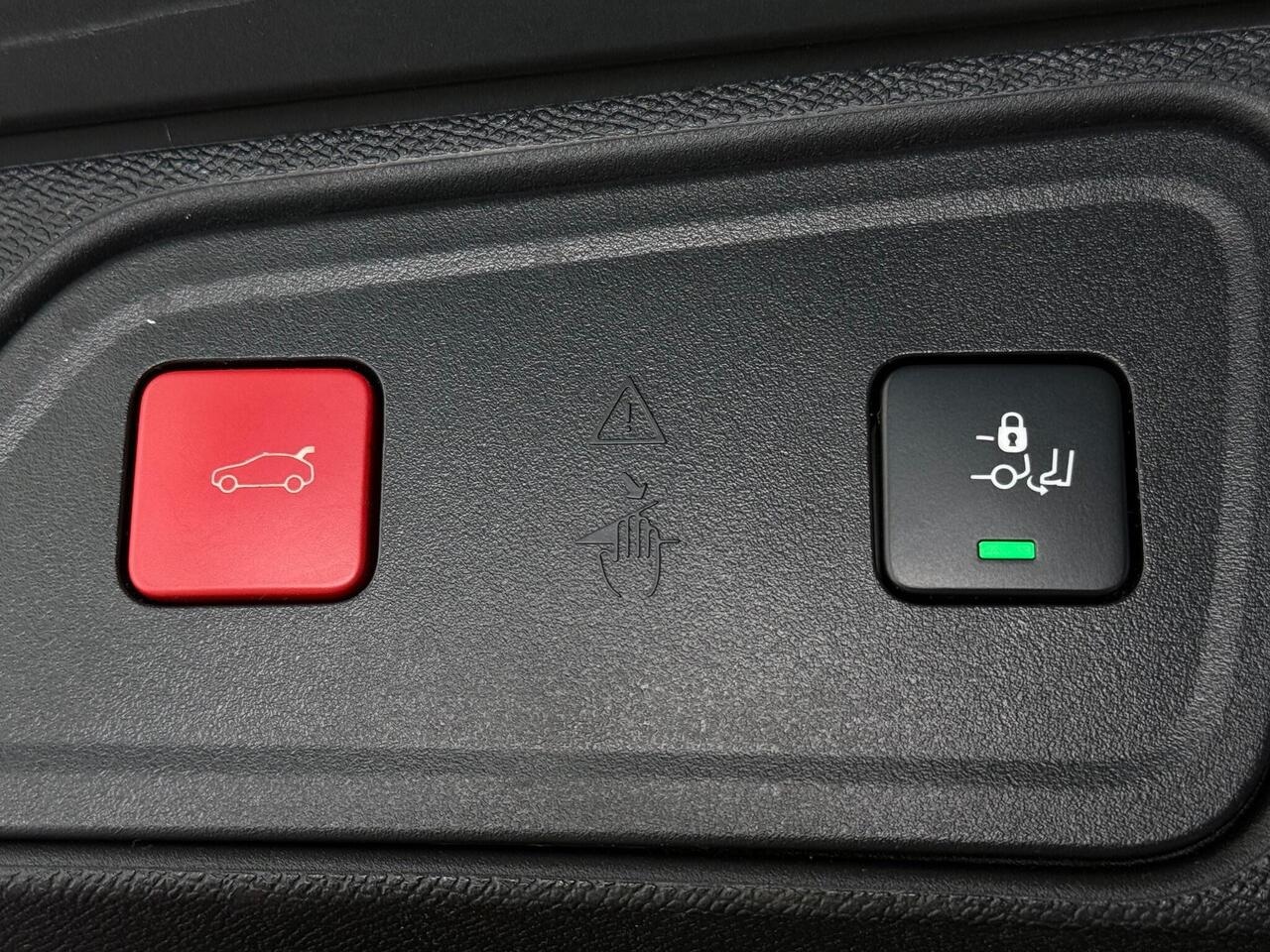 Peugeot 3008 thumbnail Misc Controls