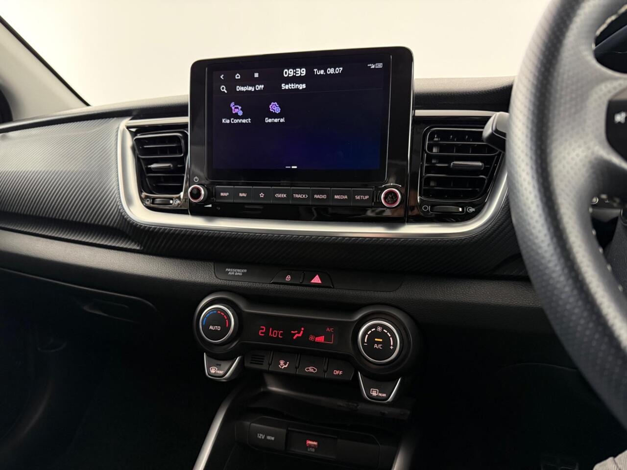 Kia Stonic thumbnail Infotainment System