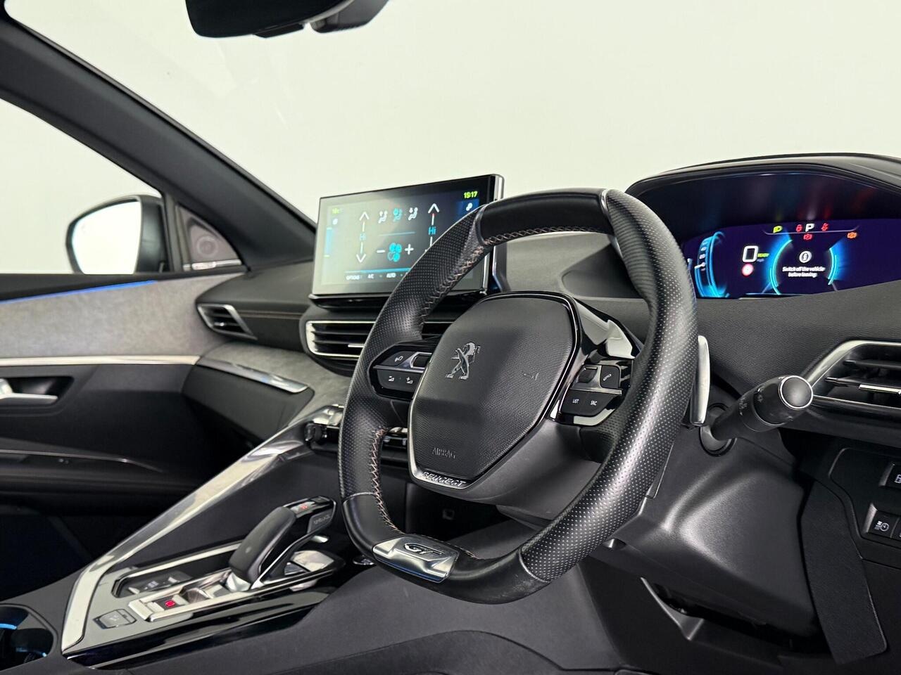 Peugeot 3008 thumbnail Interior Front