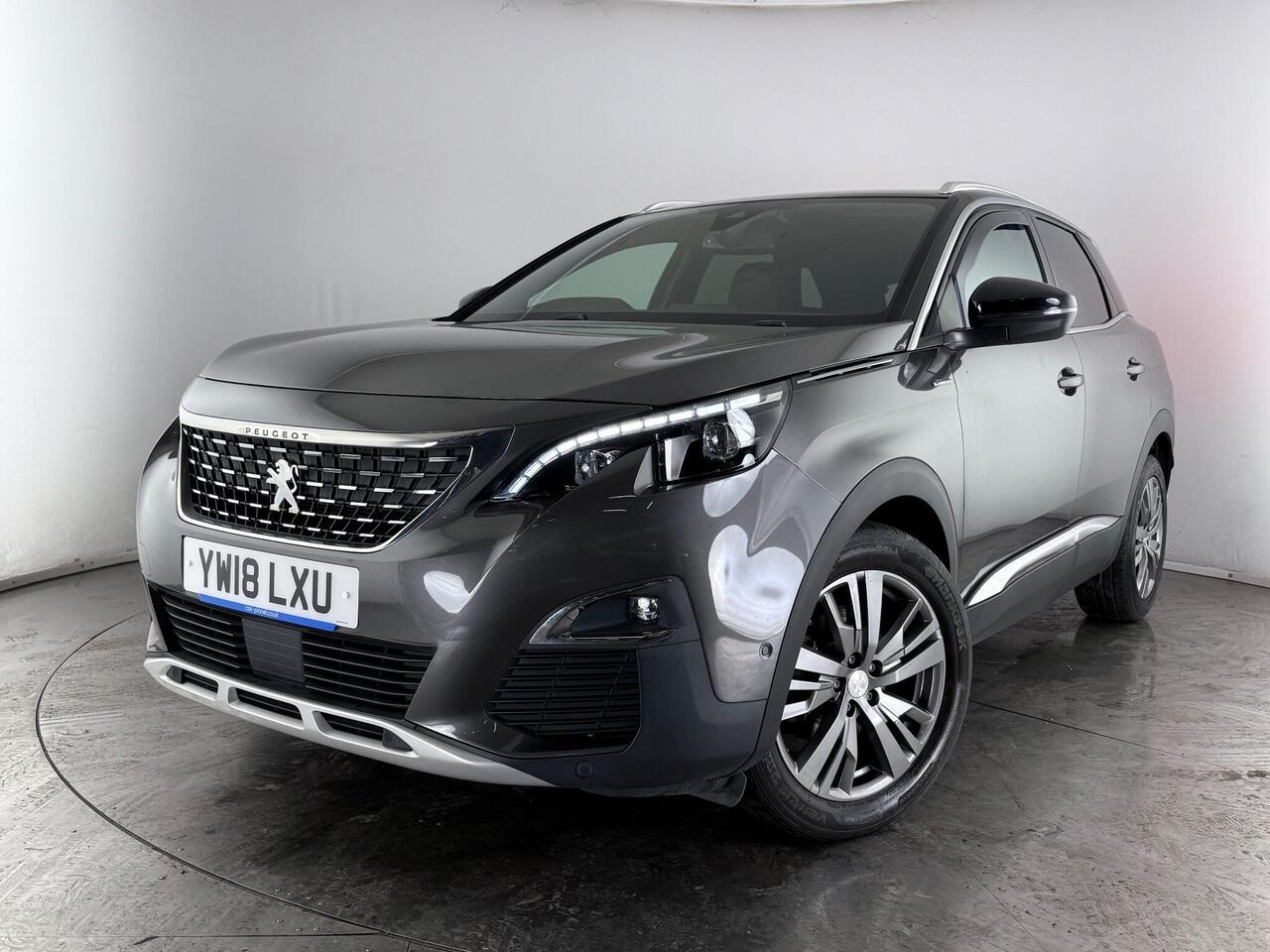 Peugeot 3008 thumbnail Front Left