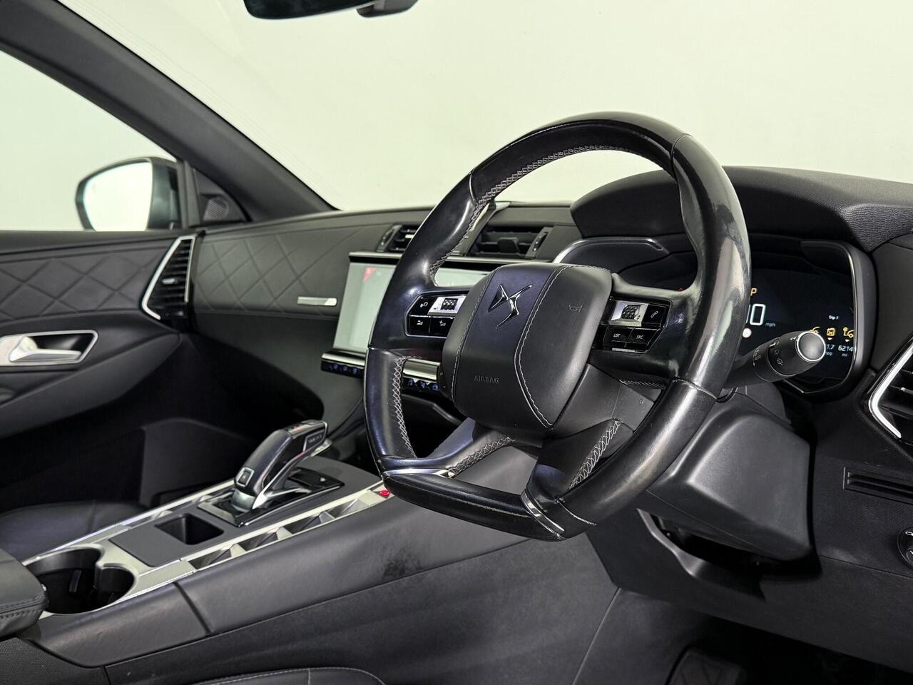 DS AUTOMOBILES DS 7 CROSSBACK thumbnail Interior Front