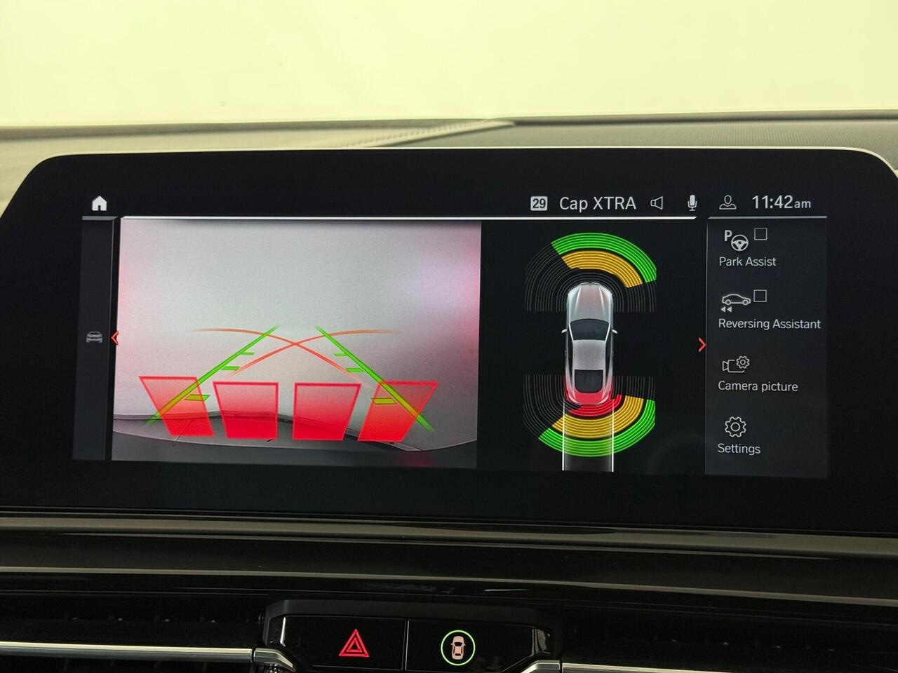 BMW 8 Series thumbnail Infotainment System