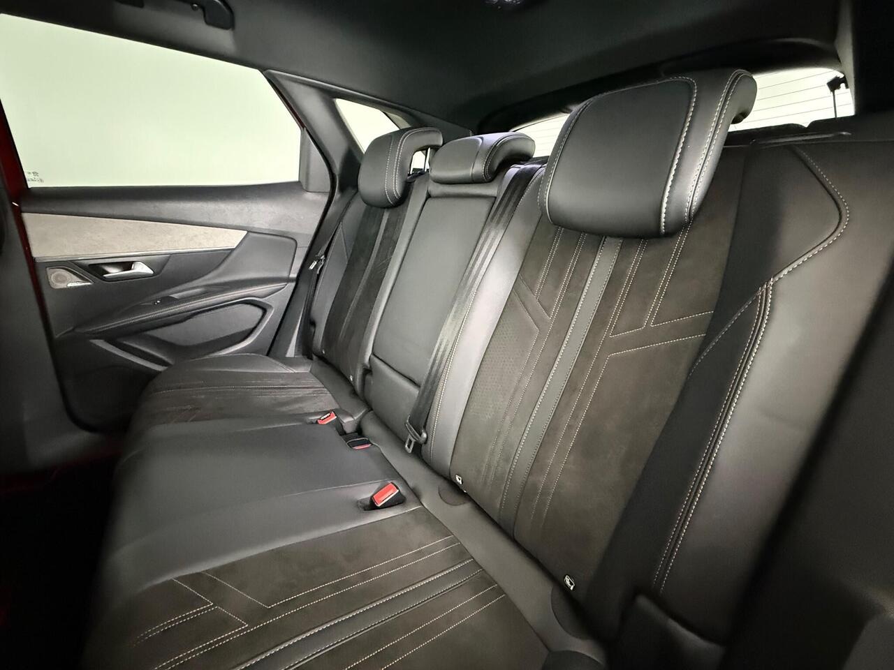 Peugeot 3008 thumbnail Seats Rear