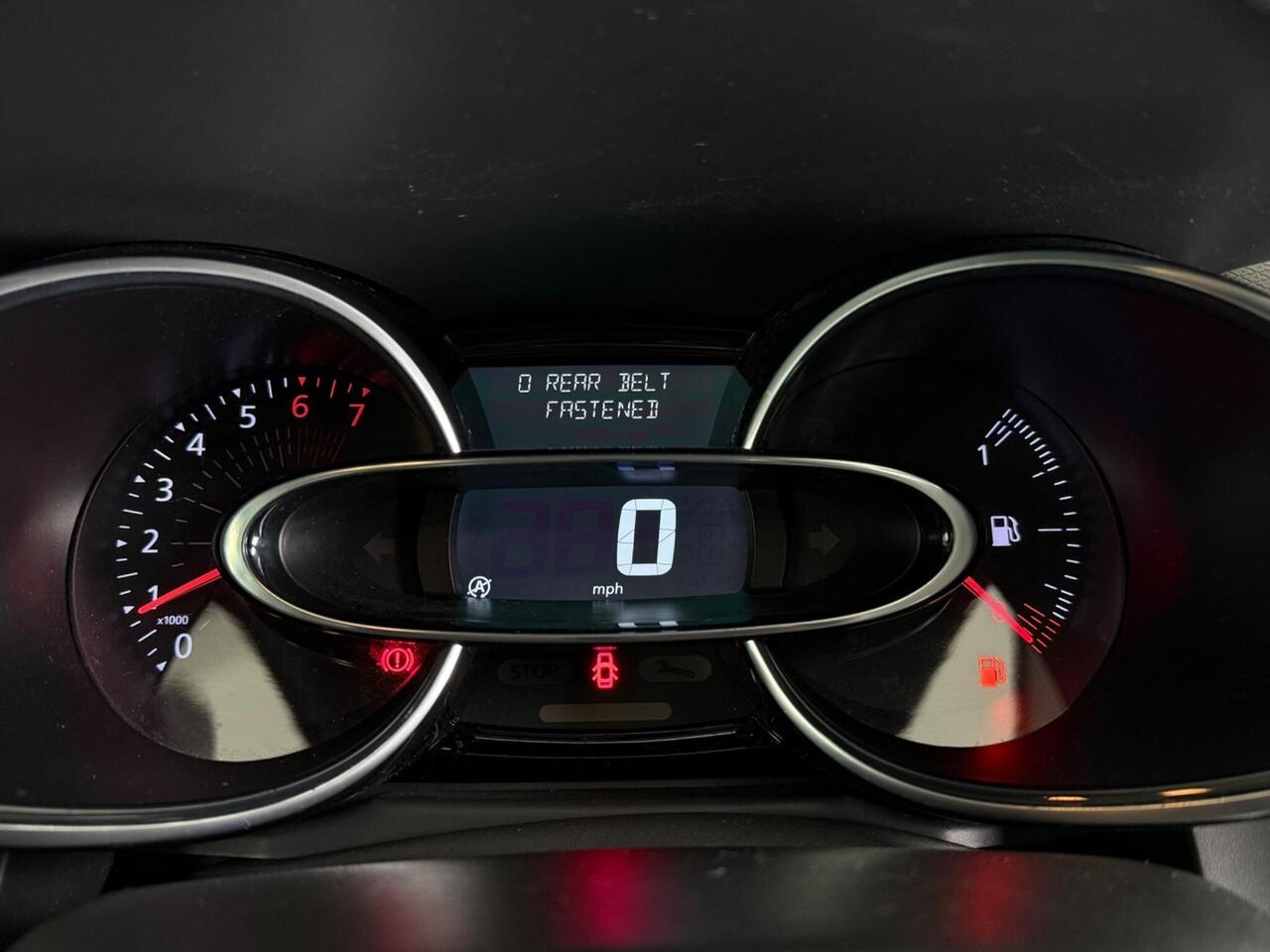 Renault Clio thumbnail Driver Instruments