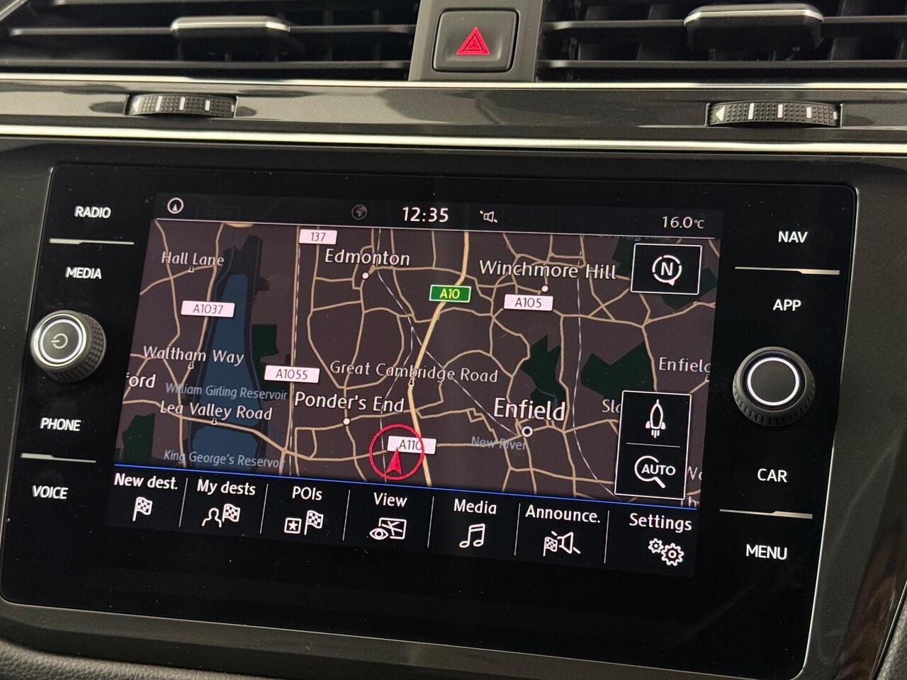 Volkswagen Tiguan Allspace thumbnail Infotainment System