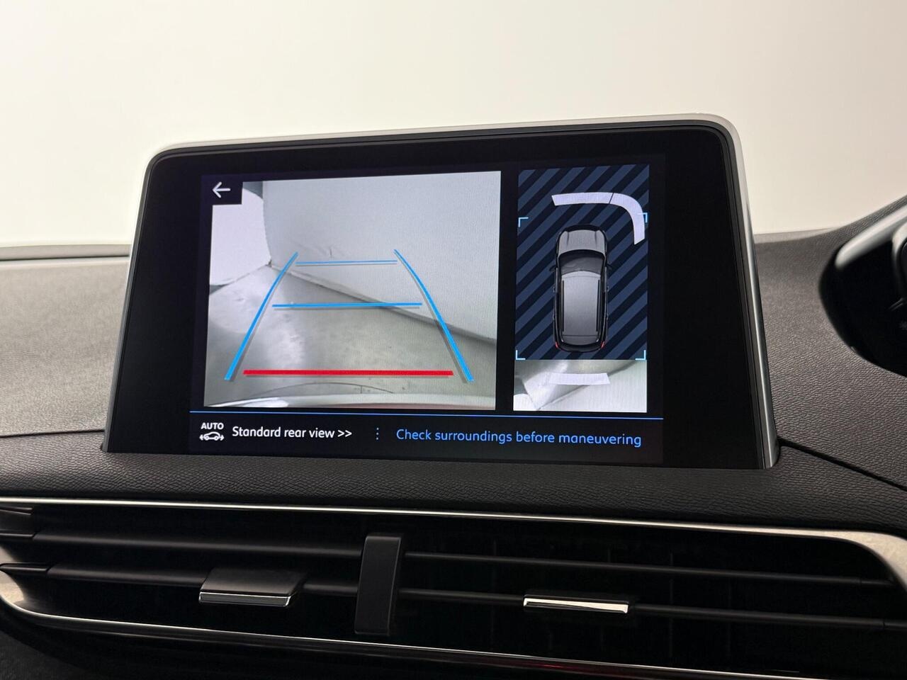 Peugeot 3008 thumbnail Infotainment System