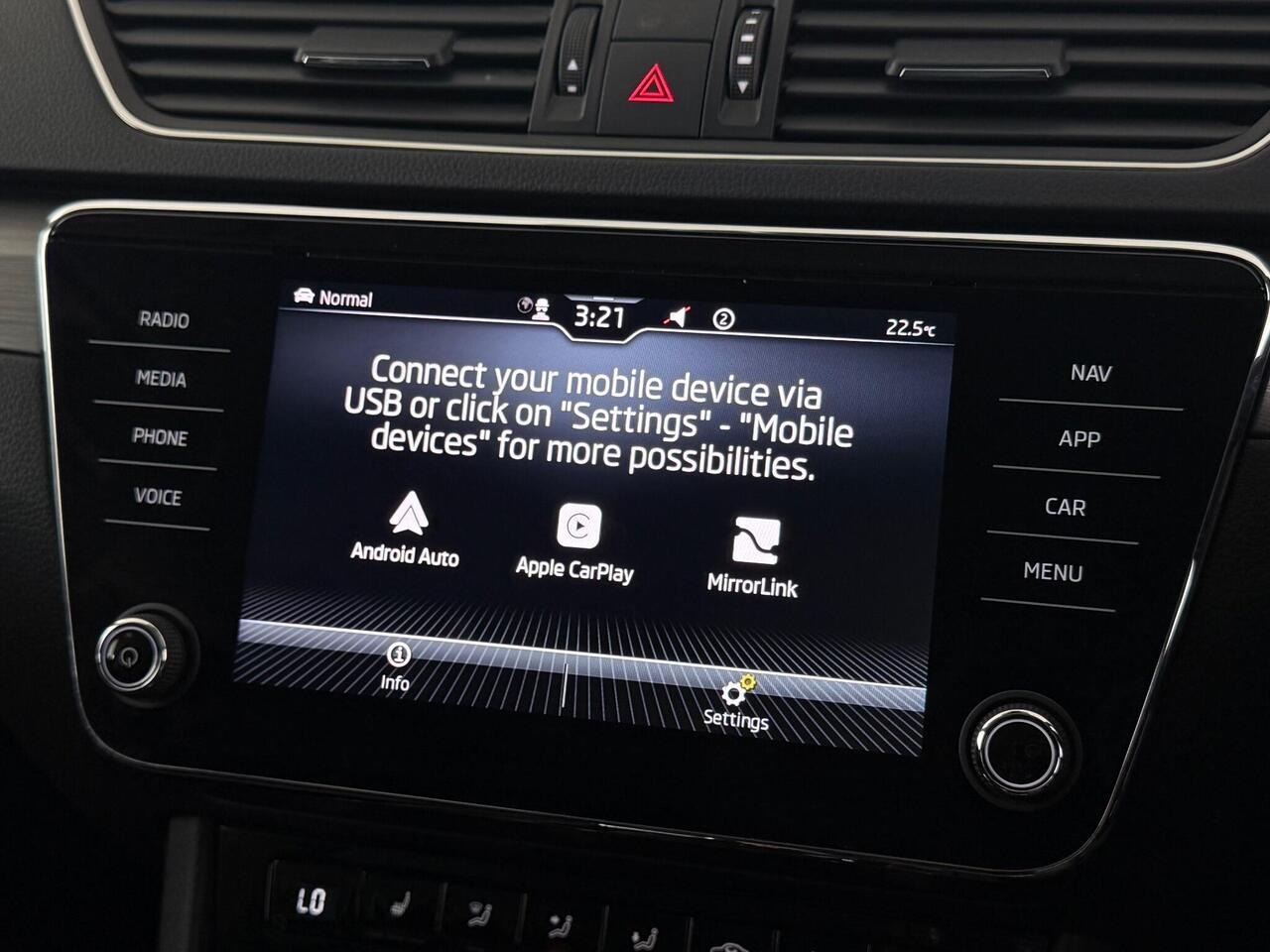 Skoda Superb thumbnail Infotainment System