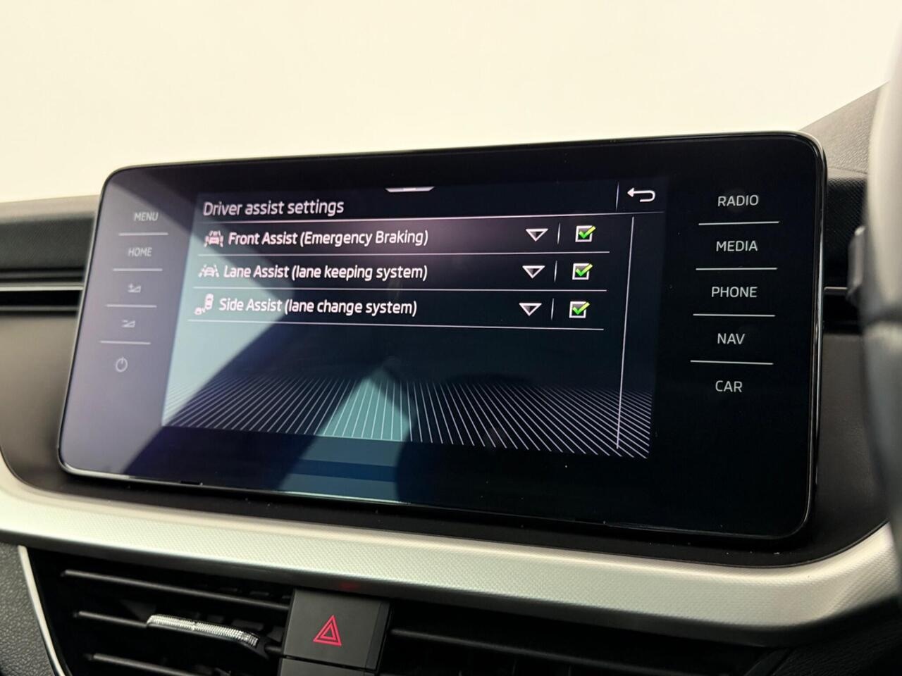 Skoda Kamiq thumbnail Infotainment System