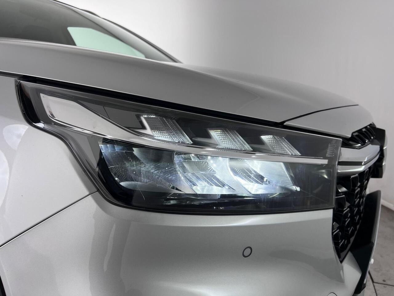 Suzuki S-Cross thumbnail Lights Front