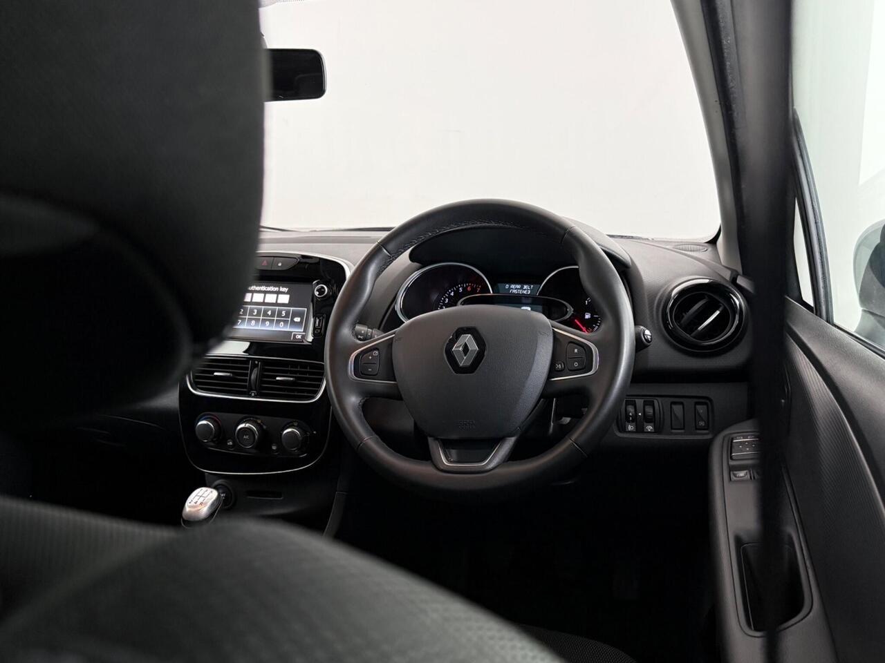 Renault Clio thumbnail Steering Wheel