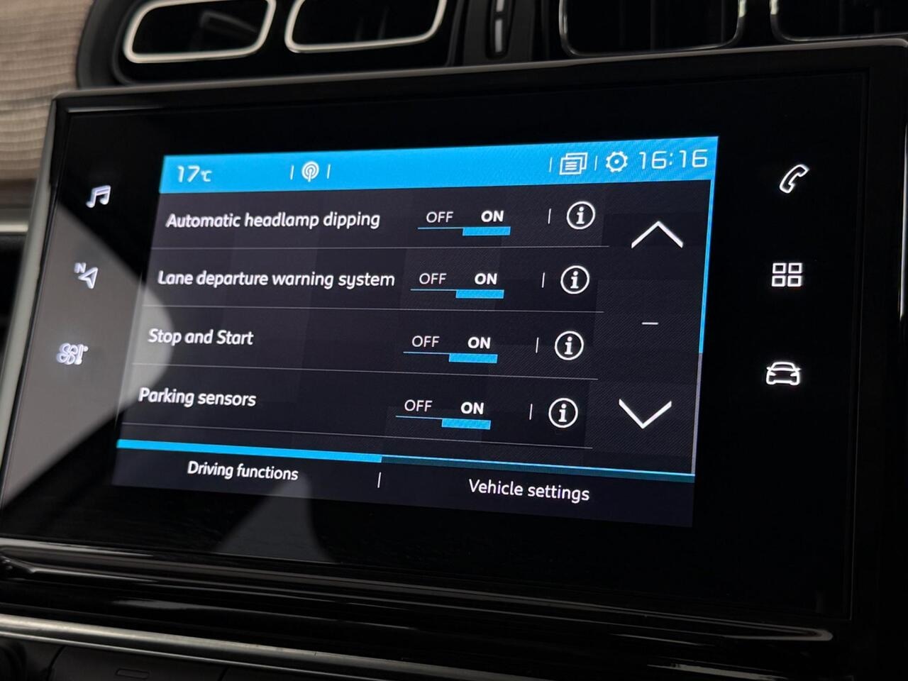 Citroen C3 thumbnail Infotainment System