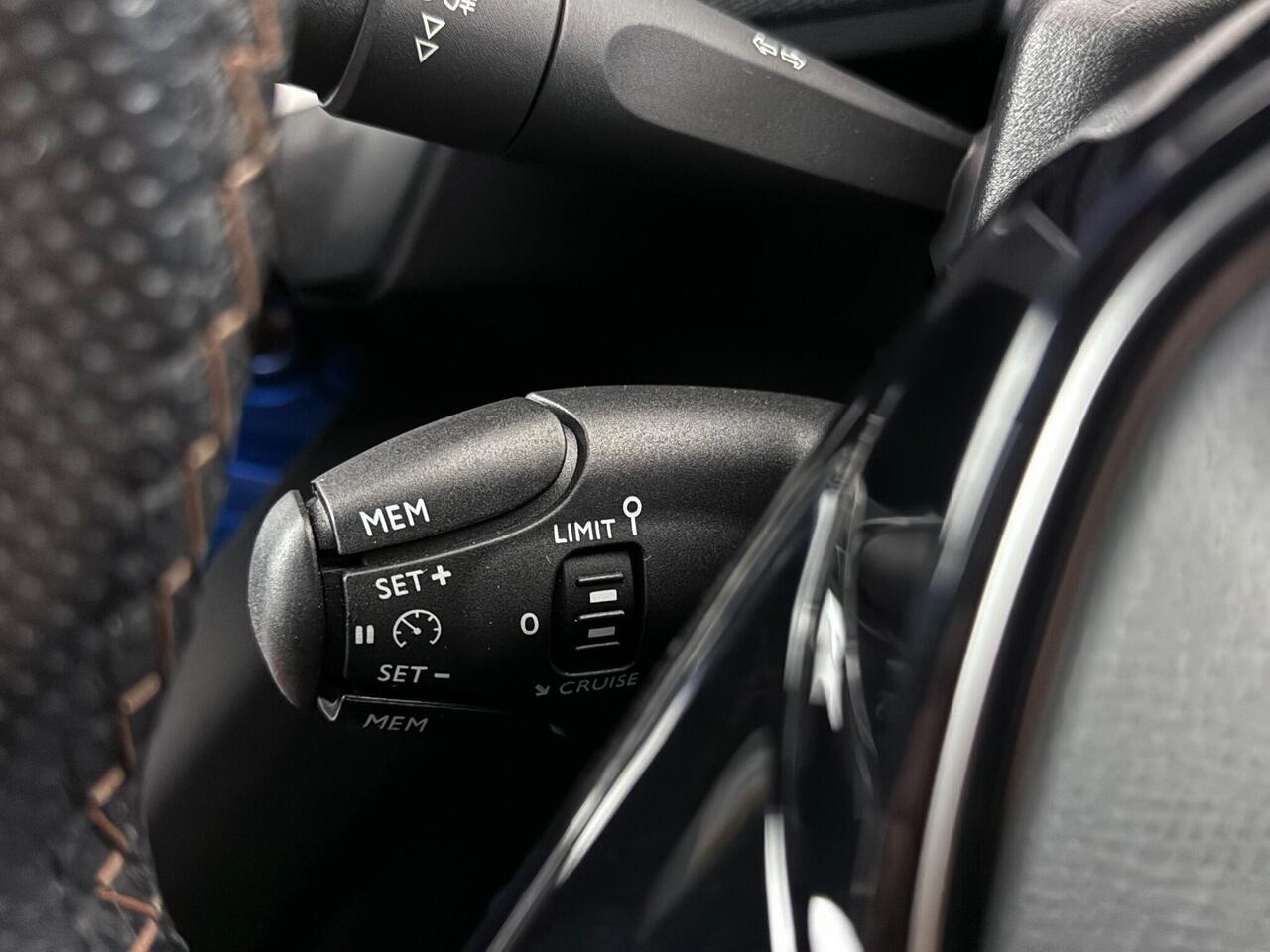 Peugeot 3008 thumbnail Misc Controls