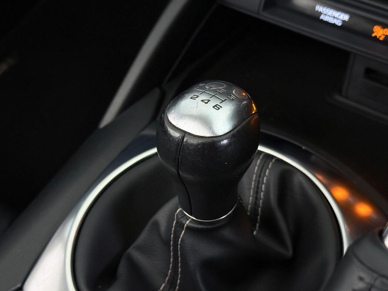 Fiat 124 Spider thumbnail Interior Front