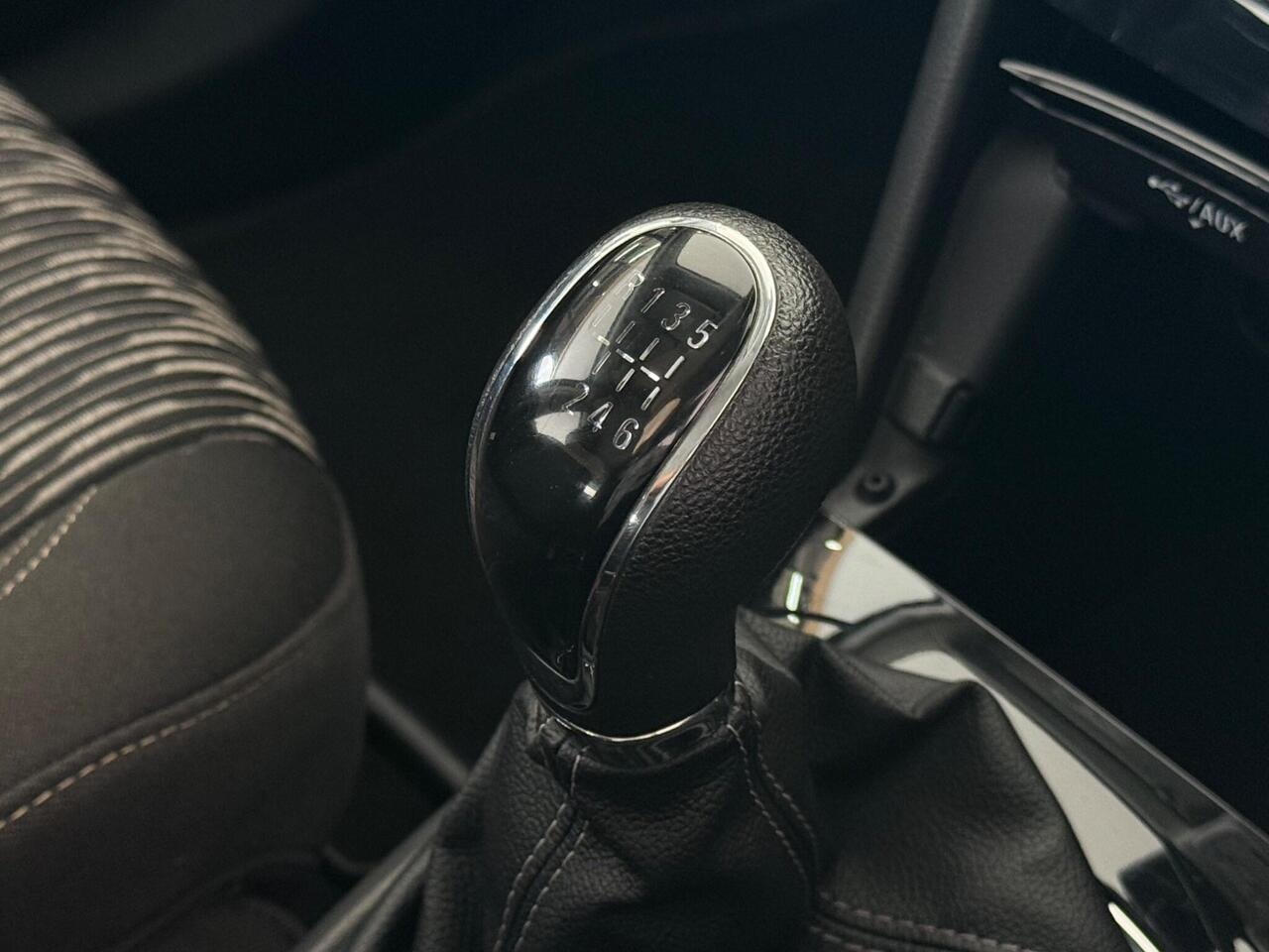 Vauxhall Mokka X thumbnail Interior Front