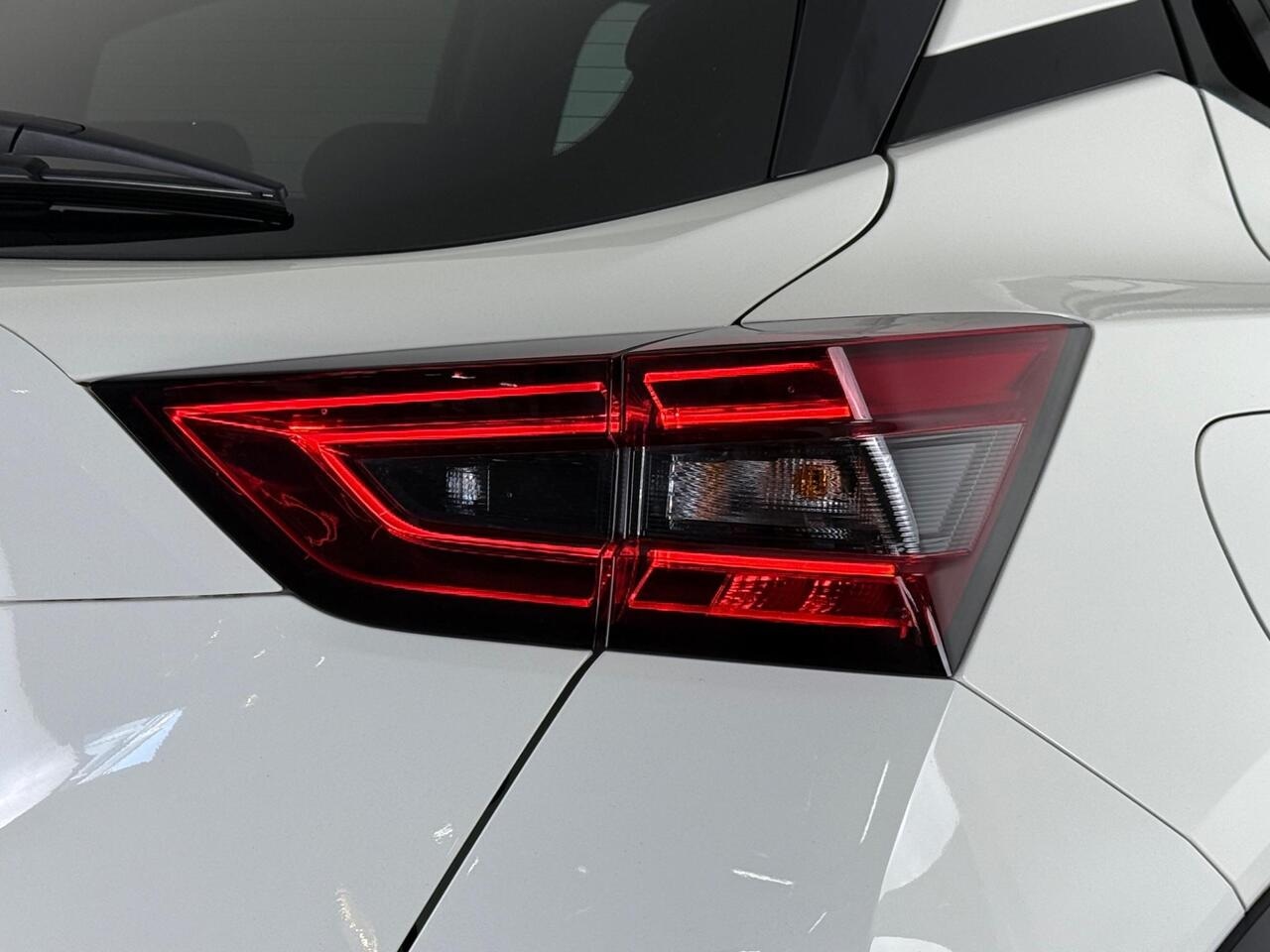 Nissan Juke thumbnail Lights Rear