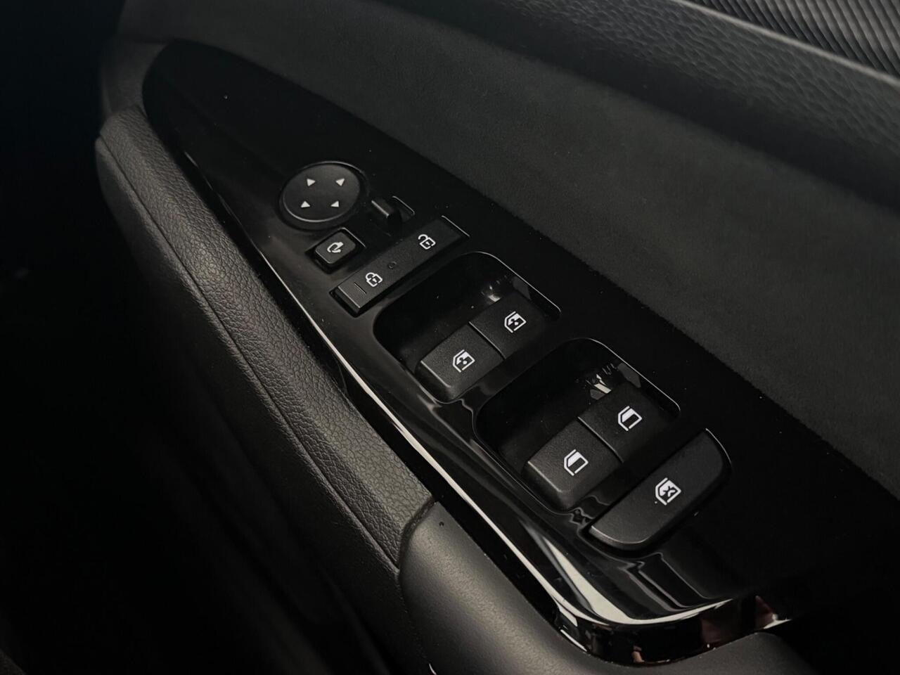 Kia Sportage thumbnail Door Interior