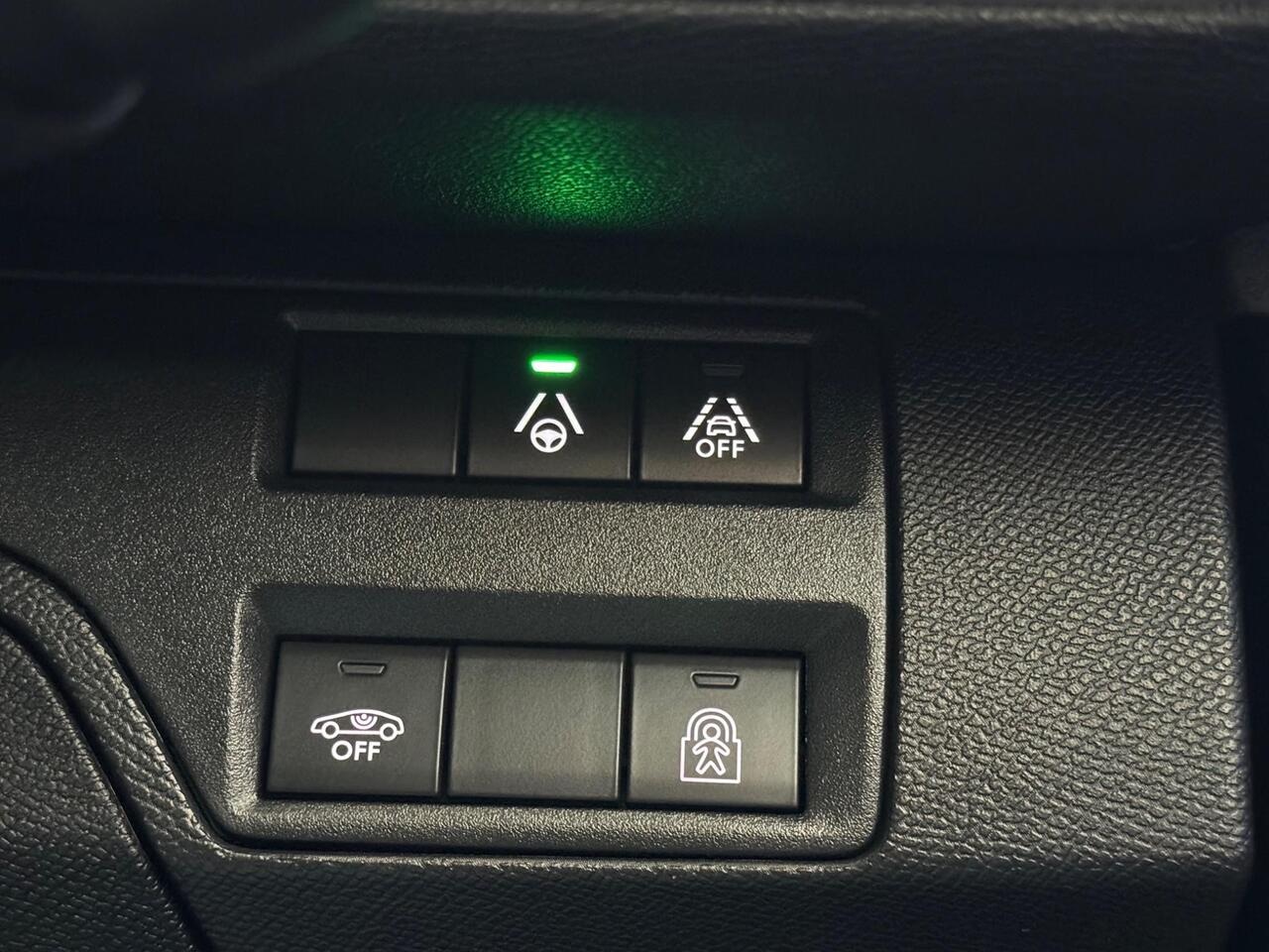 Peugeot 3008 thumbnail Misc Controls