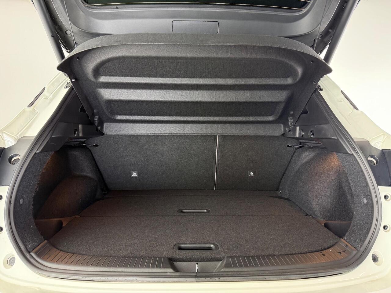 Nissan Qashqai thumbnail Boot