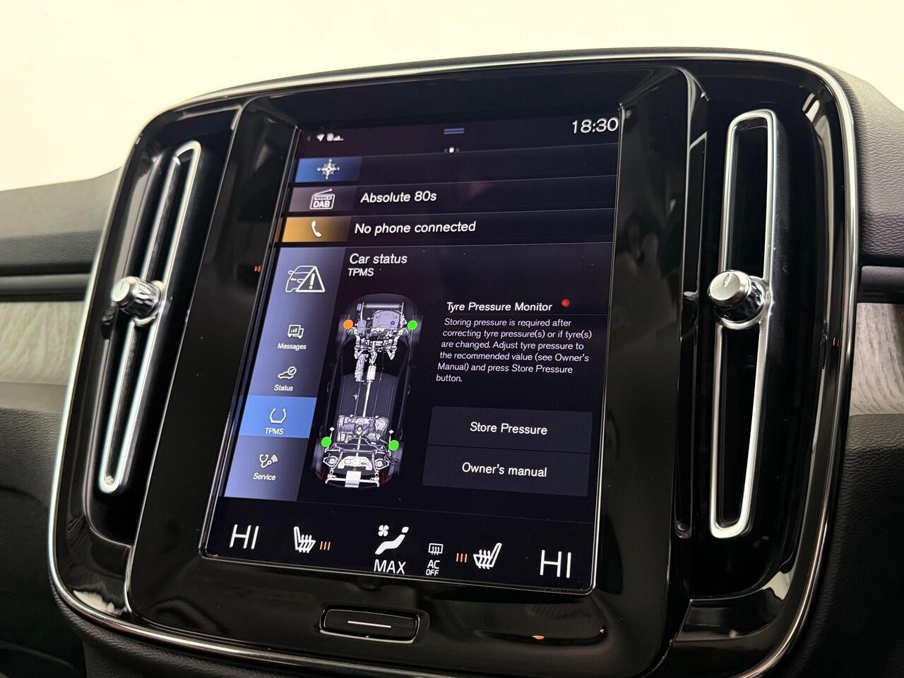 Volvo XC40 thumbnail Infotainment System