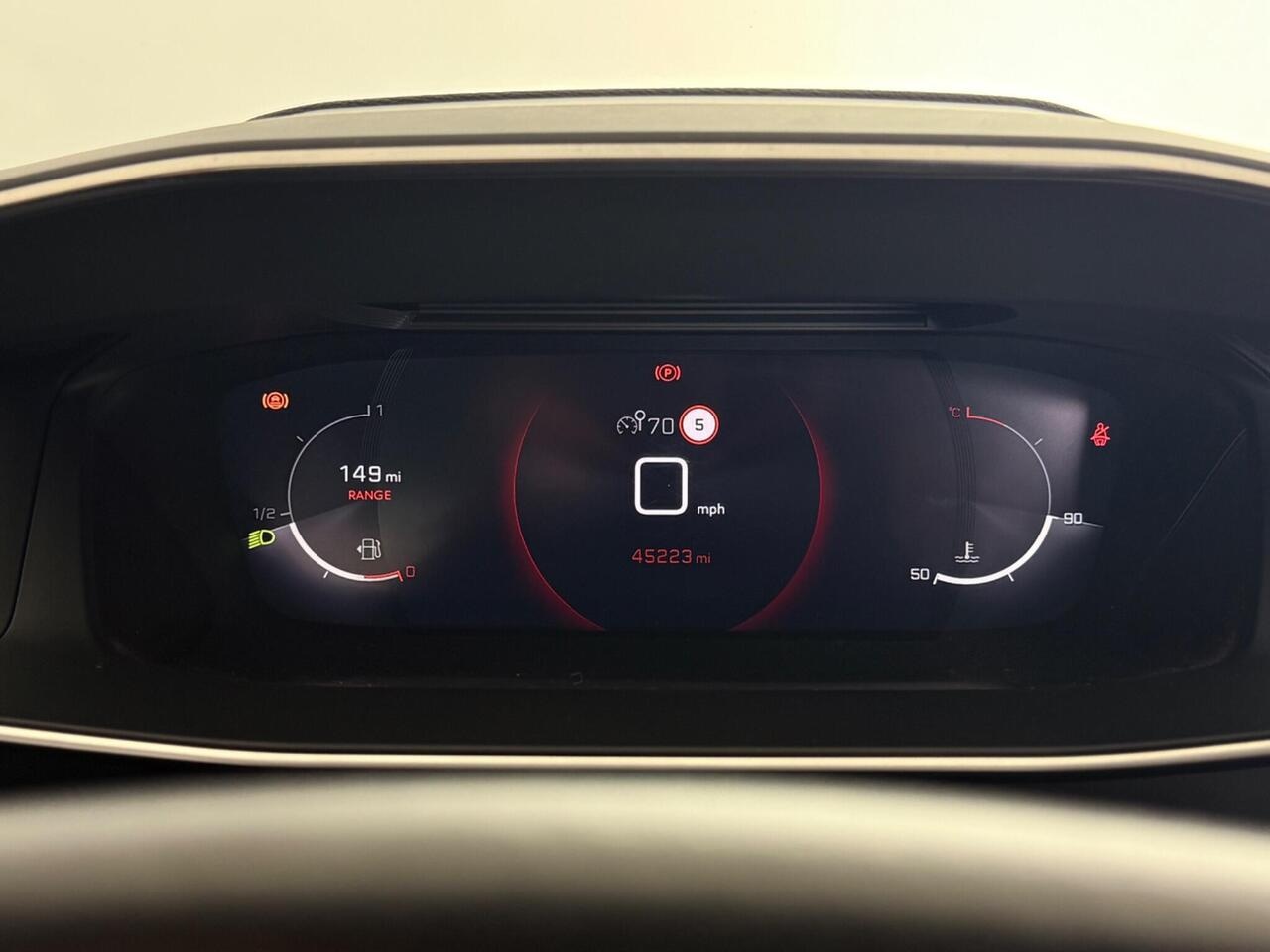 Peugeot 2008 thumbnail Driver Instruments