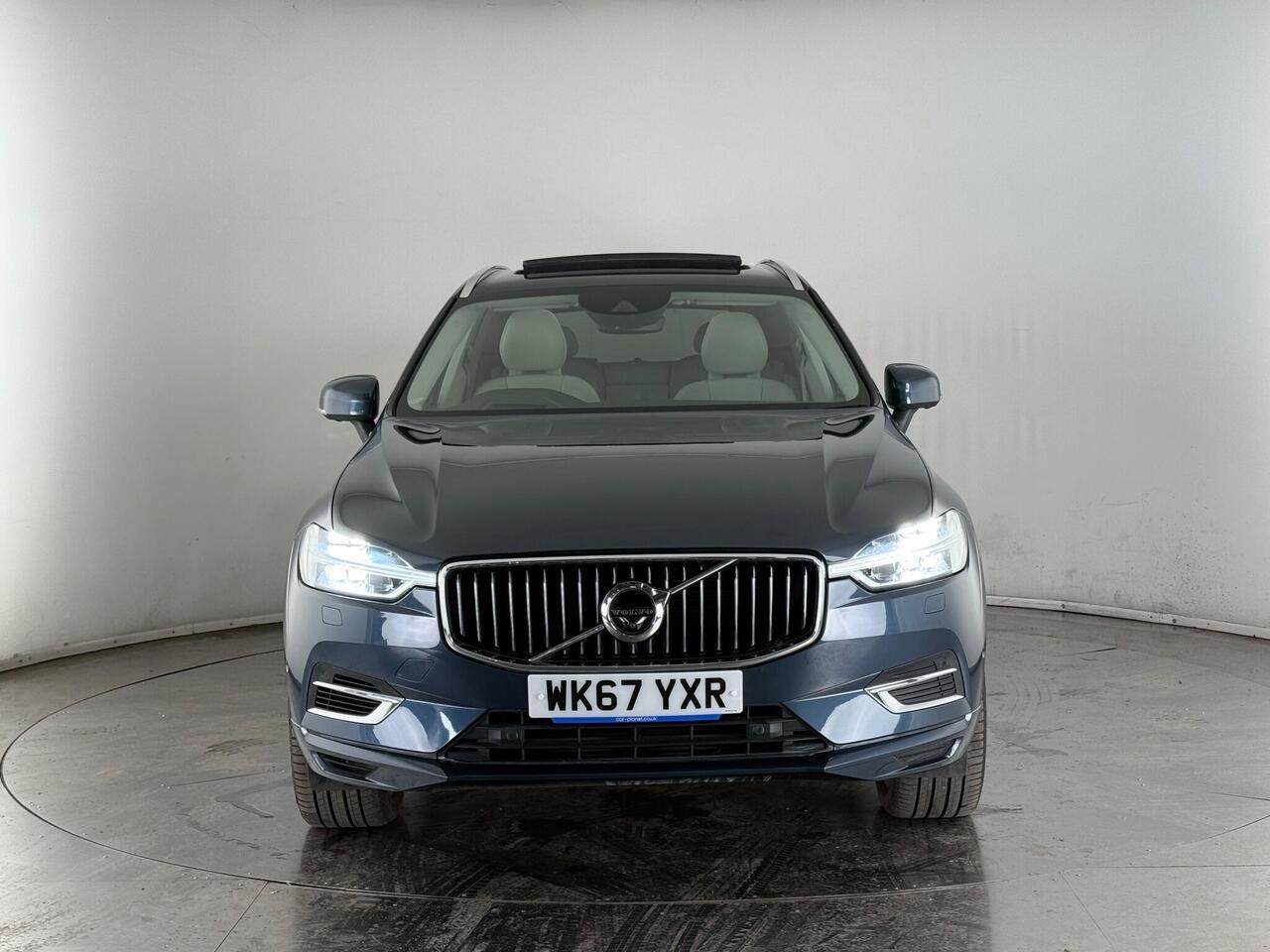 Volvo XC60 thumbnail Front
