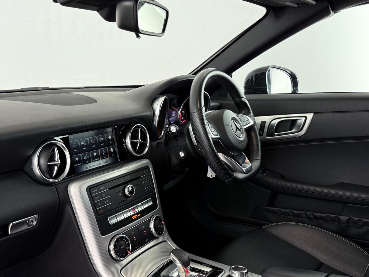 Mercedes-Benz SLC thumbnail Interior Front