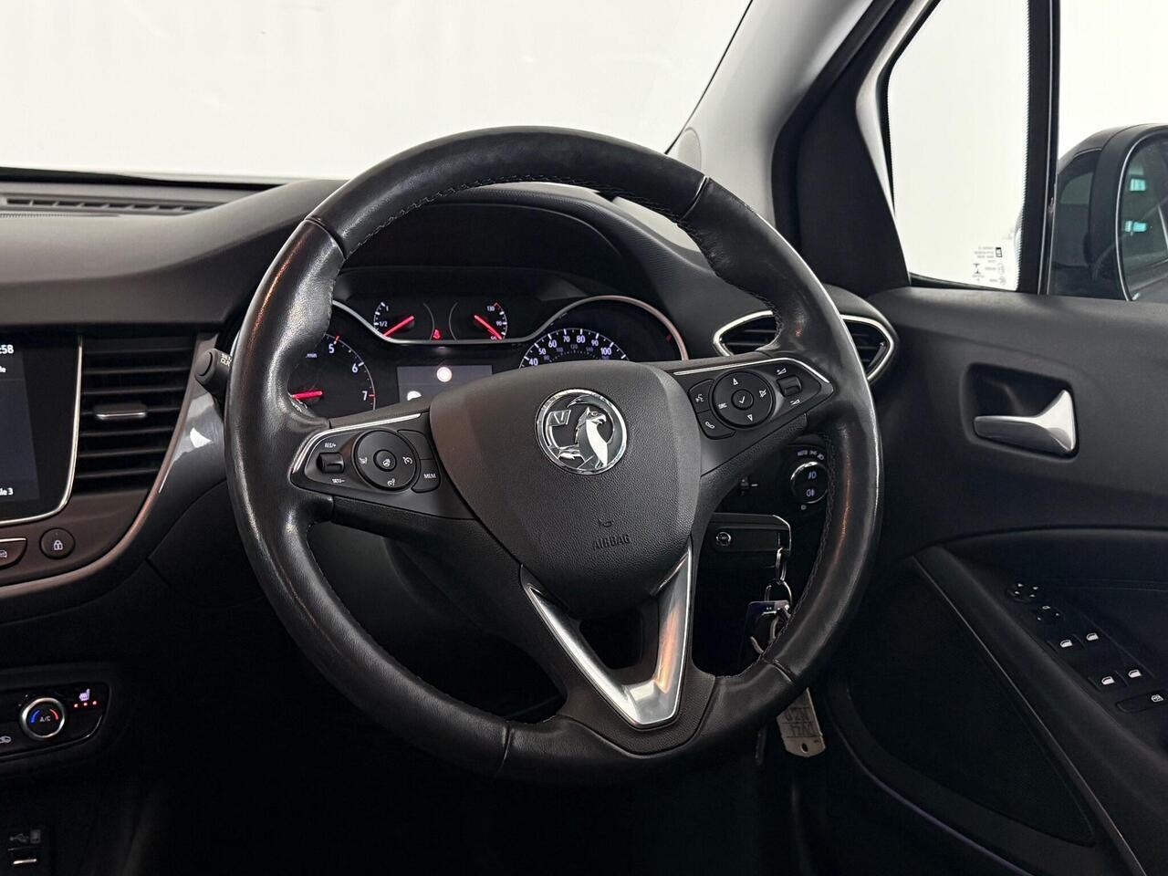 Vauxhall Crossland thumbnail Steering Wheel
