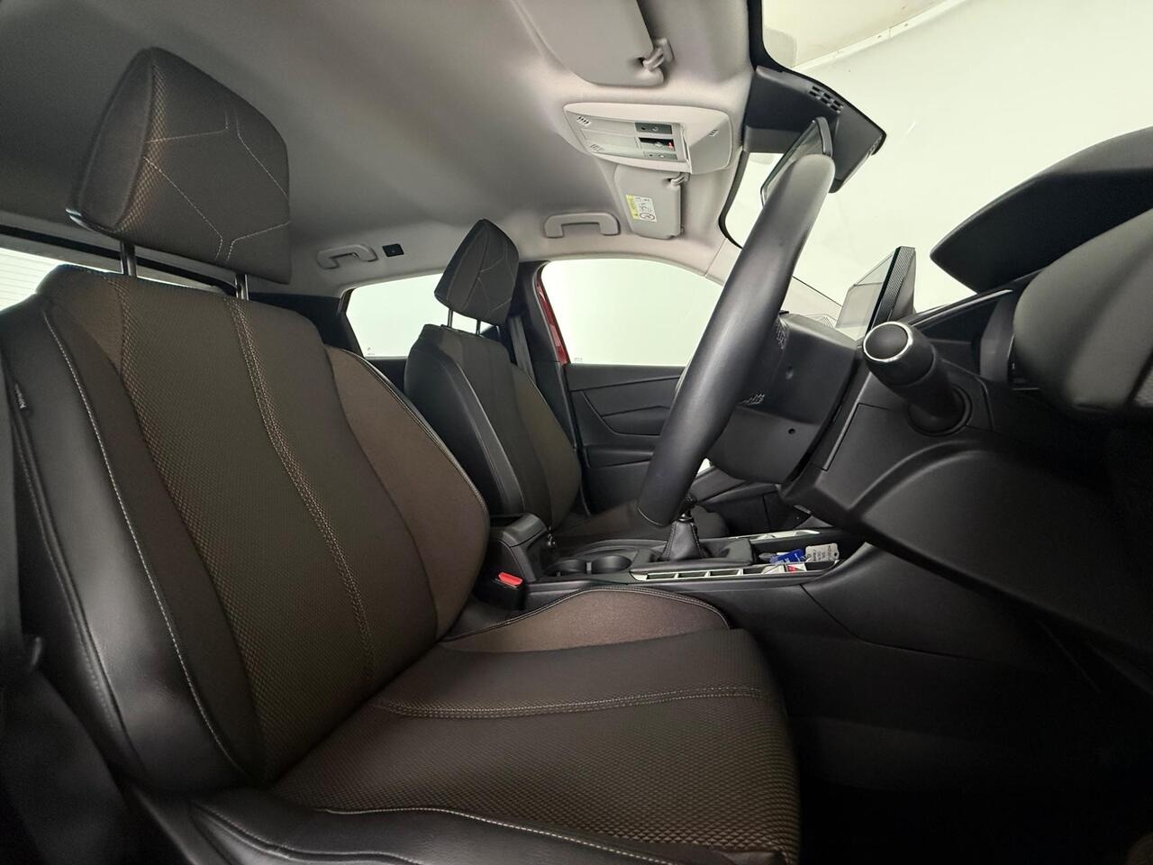 DS AUTOMOBILES DS 3 CROSSBACK thumbnail Seat Driver