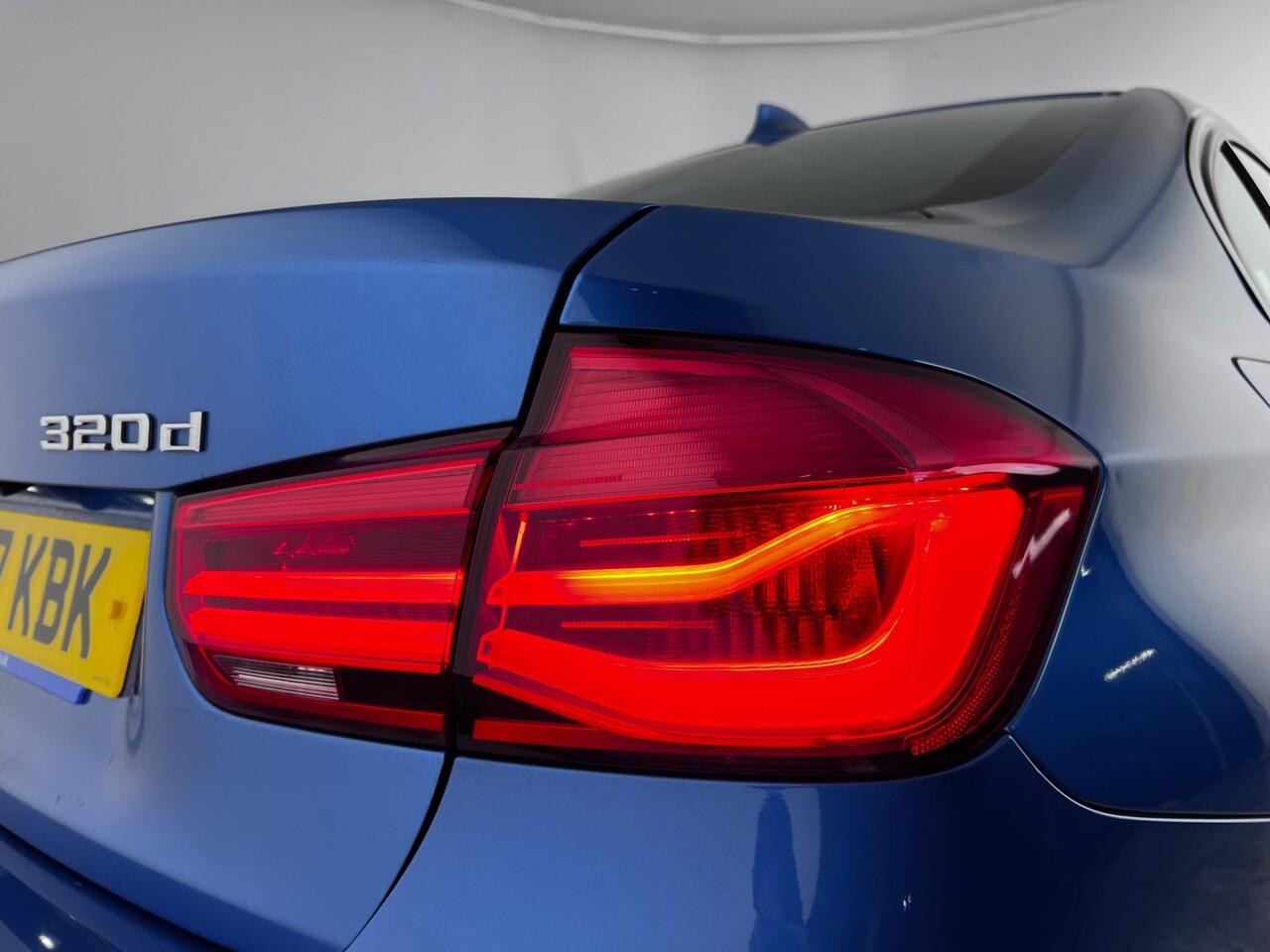 BMW 3 Series thumbnail Lights Rear