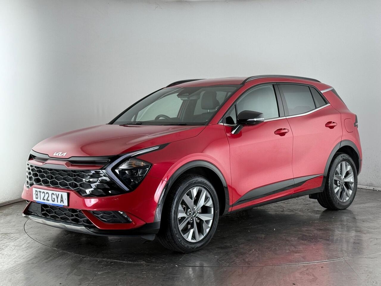 Kia Sportage thumbnail Front Left