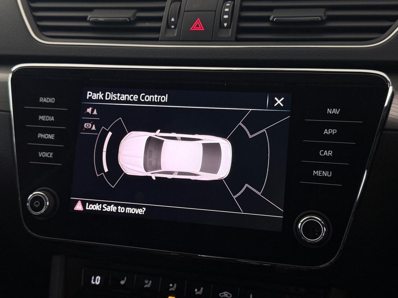 Skoda Superb thumbnail Infotainment System