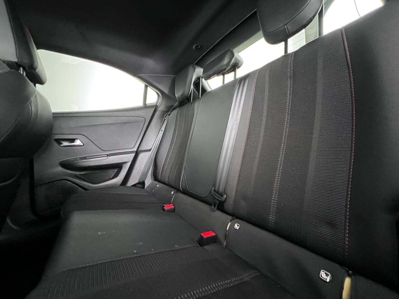Vauxhall Mokka thumbnail Seats Rear