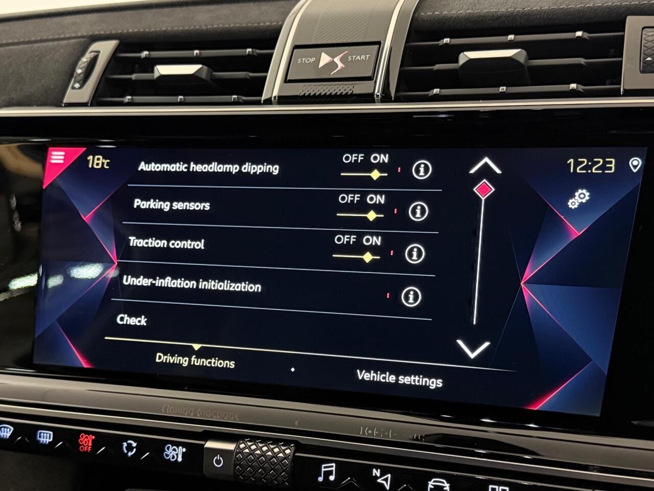 DS AUTOMOBILES DS 7 CROSSBACK thumbnail Infotainment System