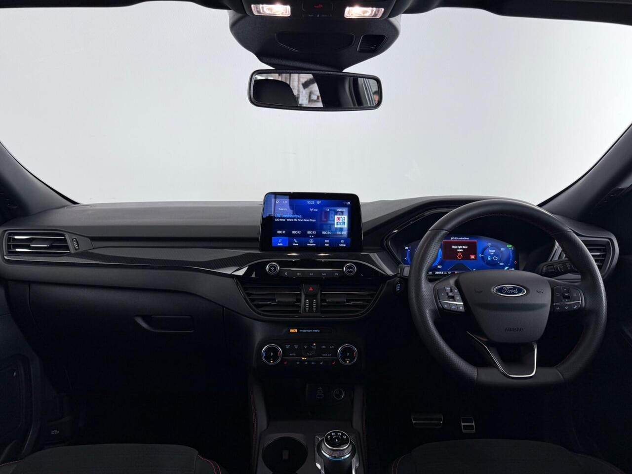 Ford Kuga thumbnail Interior Front