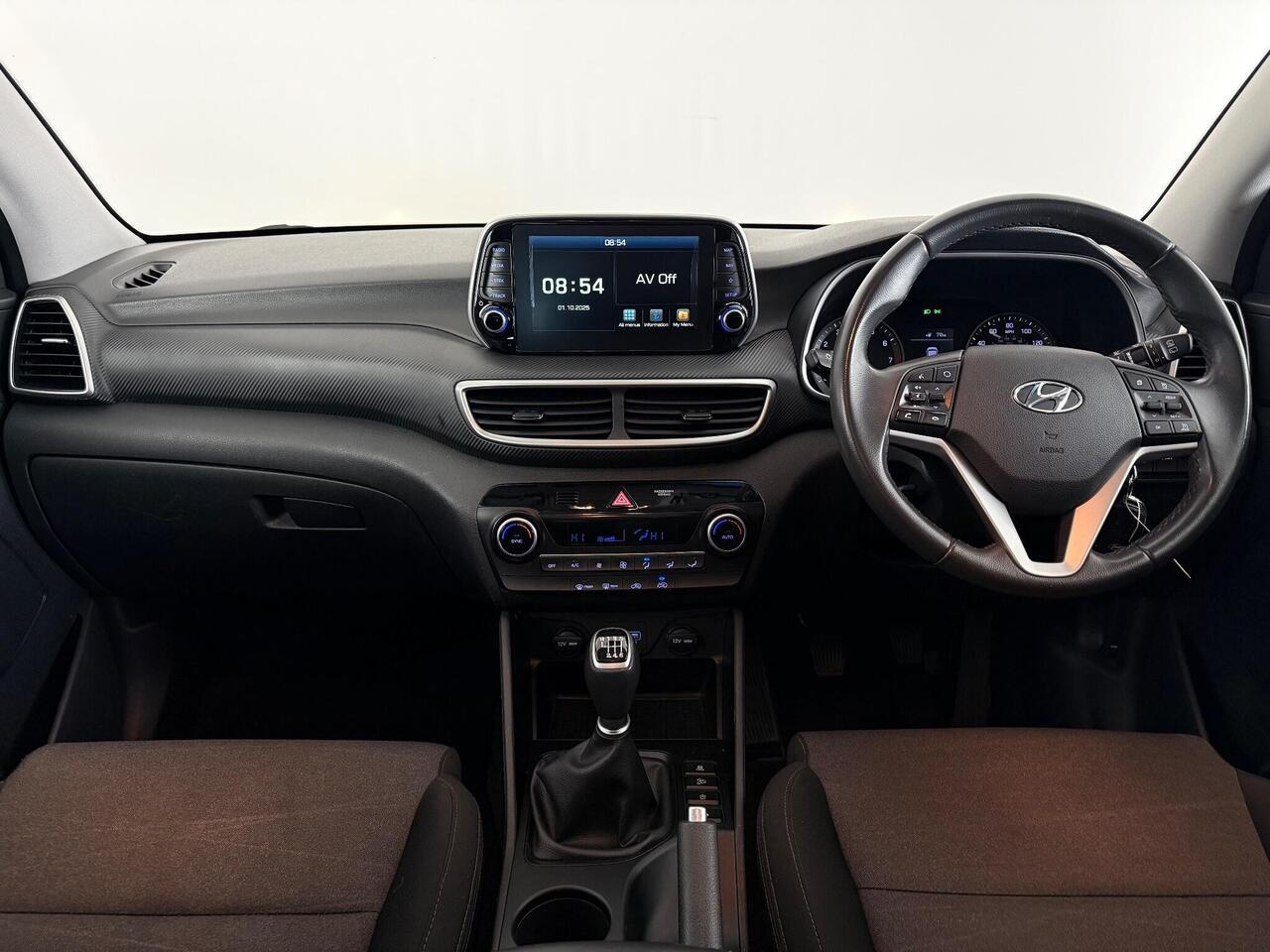 Hyundai TUCSON thumbnail Interior Front
