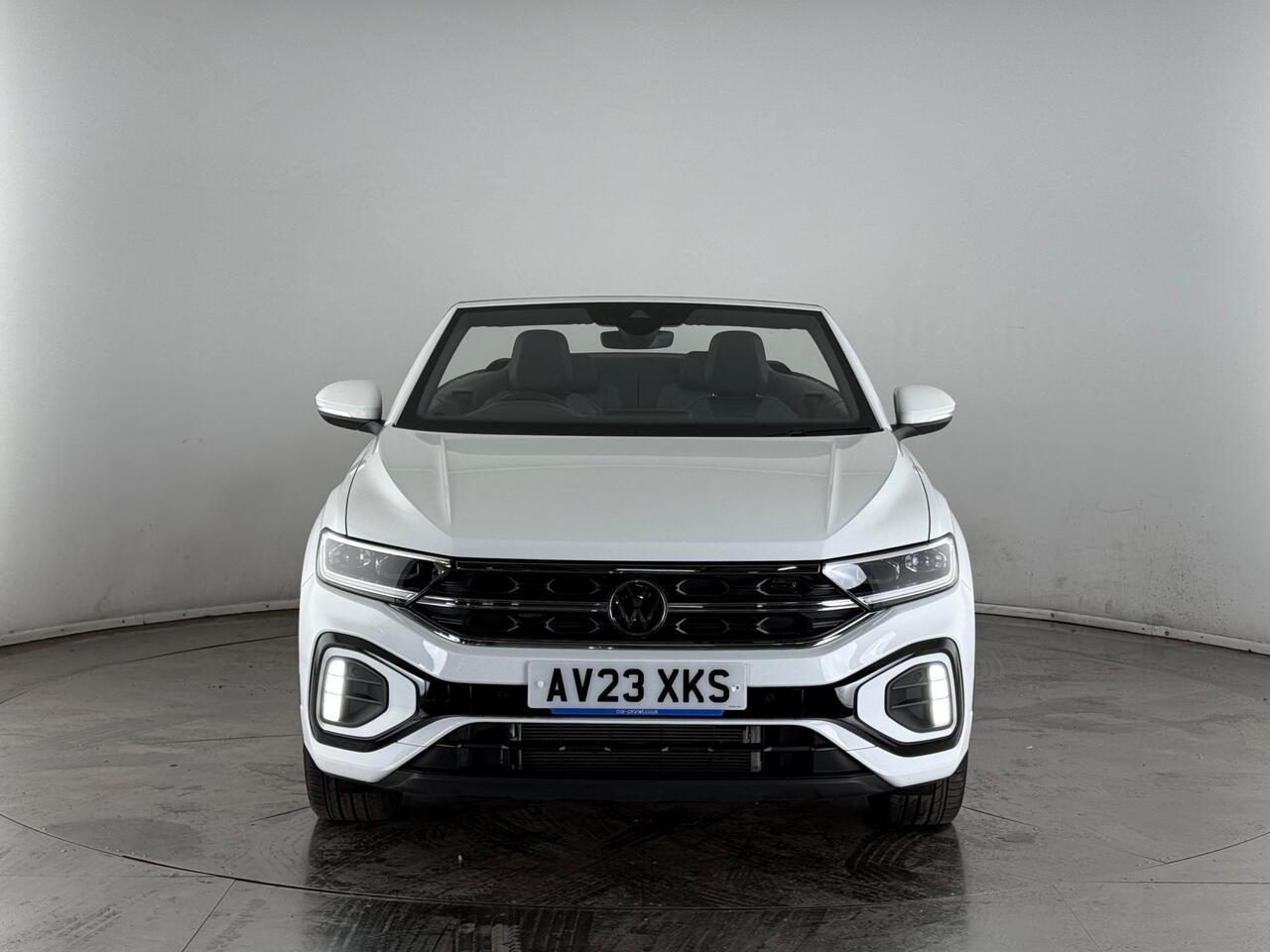 Volkswagen T-Roc thumbnail Front