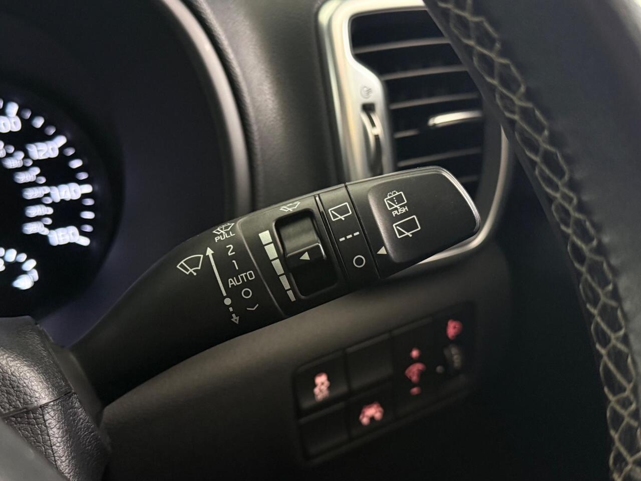 Kia Sportage thumbnail Misc Controls