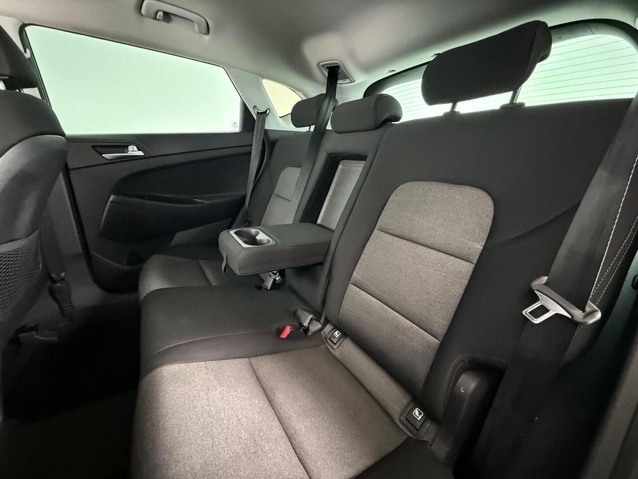 Hyundai TUCSON thumbnail Seats Rear