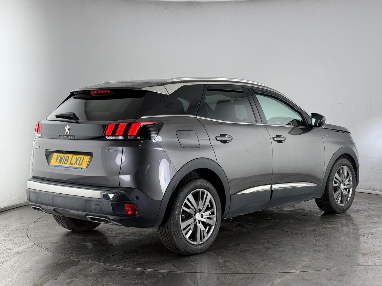 Peugeot 3008 thumbnail Rear Right