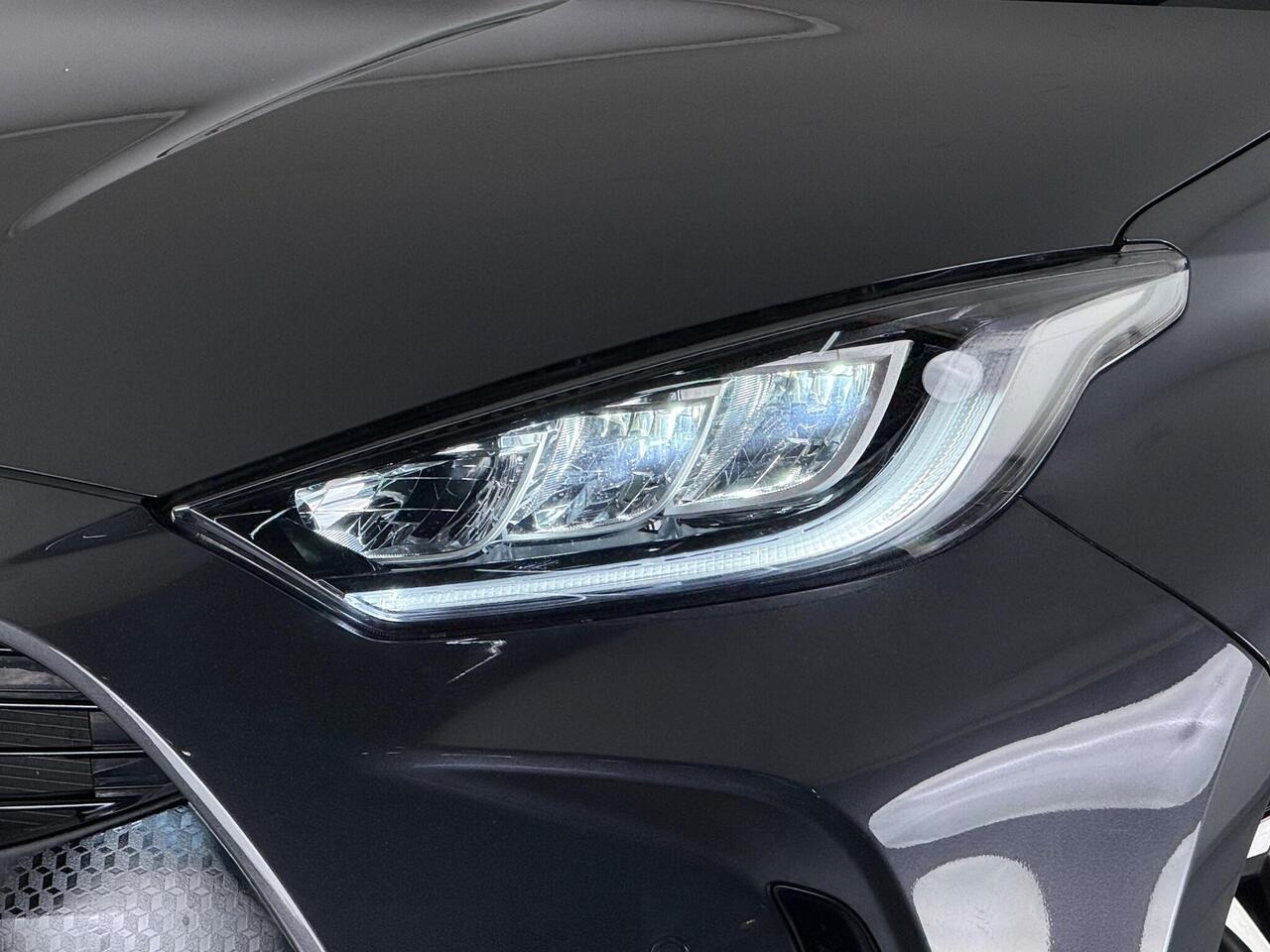 Toyota Yaris thumbnail Lights Front