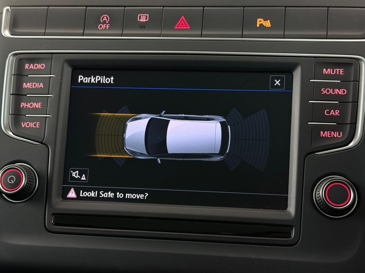 Volkswagen Polo thumbnail Infotainment System