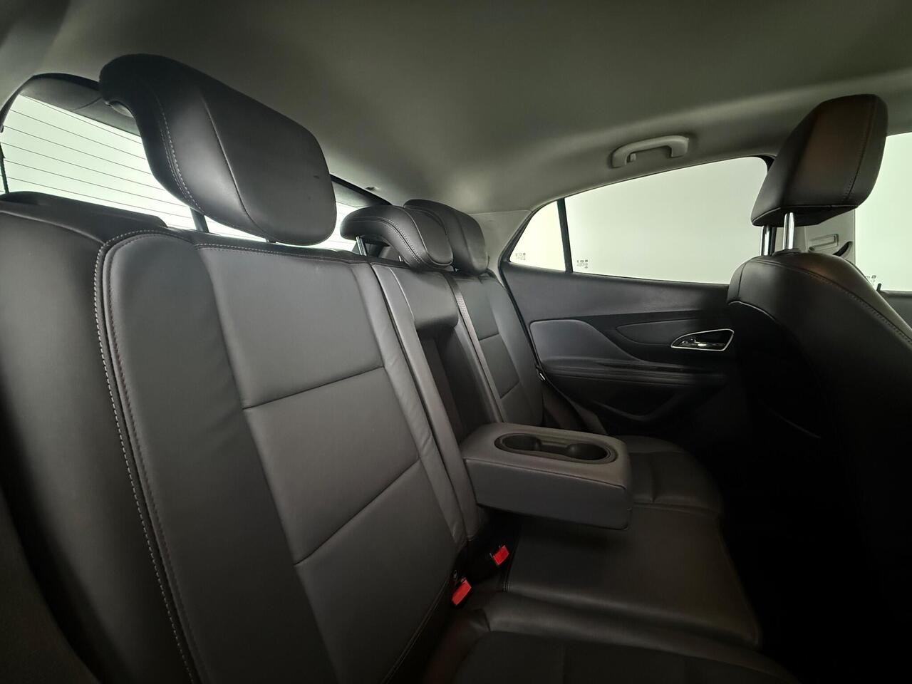 Vauxhall Mokka thumbnail Seats Rear