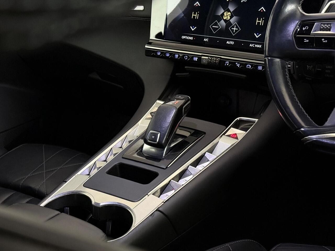 DS AUTOMOBILES DS 7 CROSSBACK thumbnail Interior Front