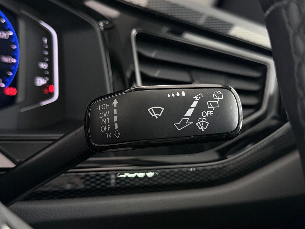 Volkswagen Polo thumbnail Misc Controls