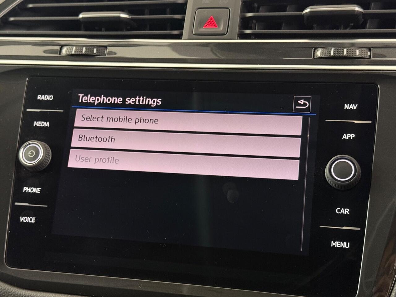 Volkswagen Tiguan Allspace thumbnail Infotainment System