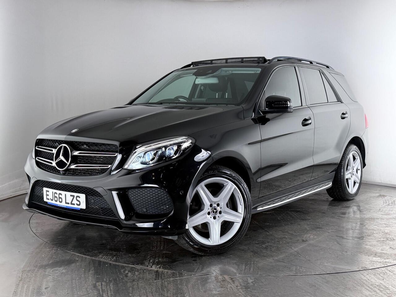 Mercedes-Benz GLE thumbnail Front Left