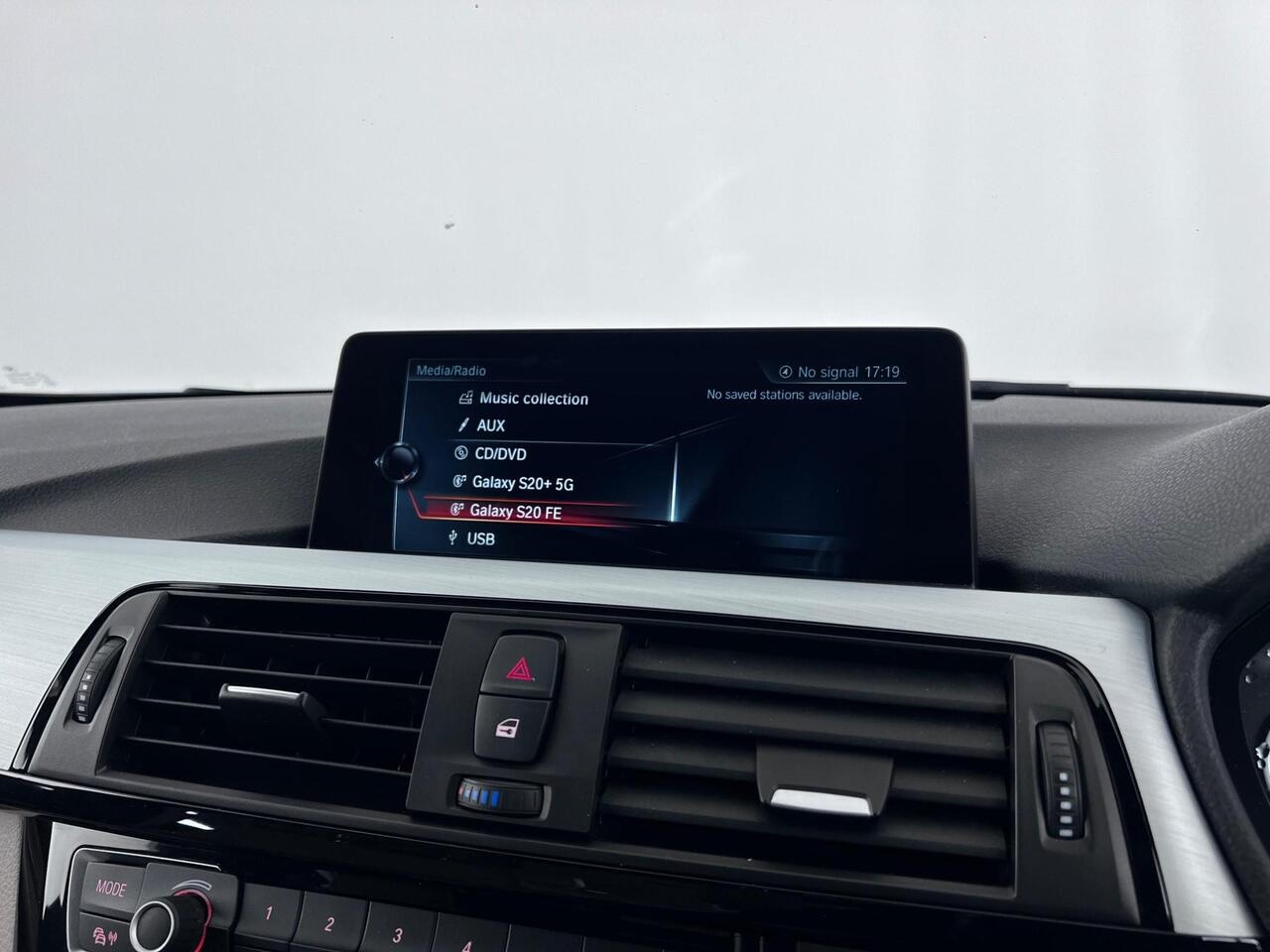 BMW 3 Series thumbnail Infotainment System