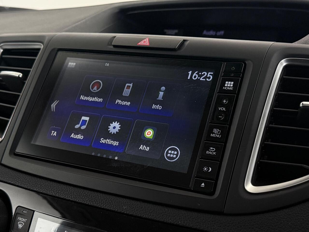 Honda CR-V thumbnail Infotainment System
