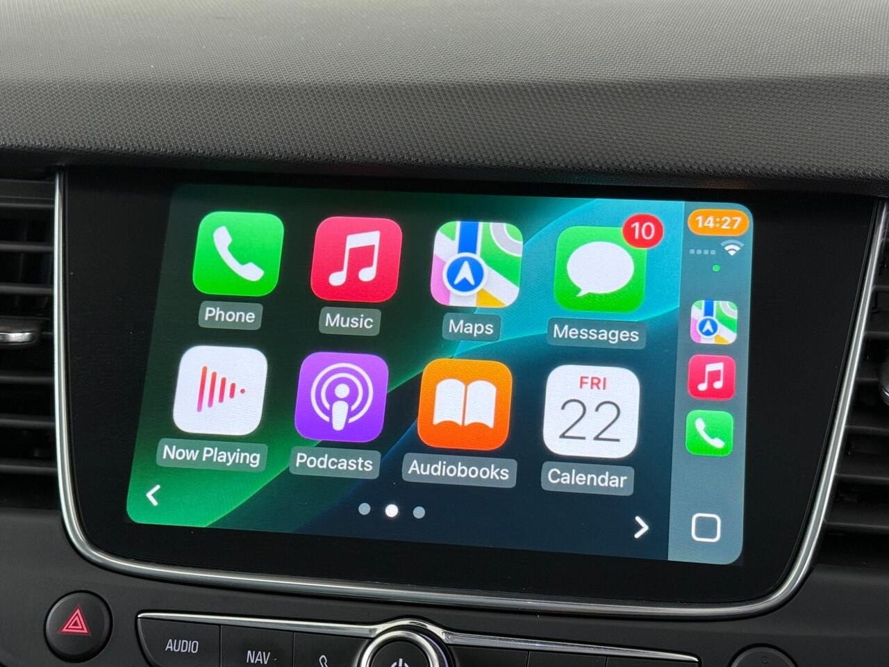 Vauxhall Crossland X thumbnail Infotainment System